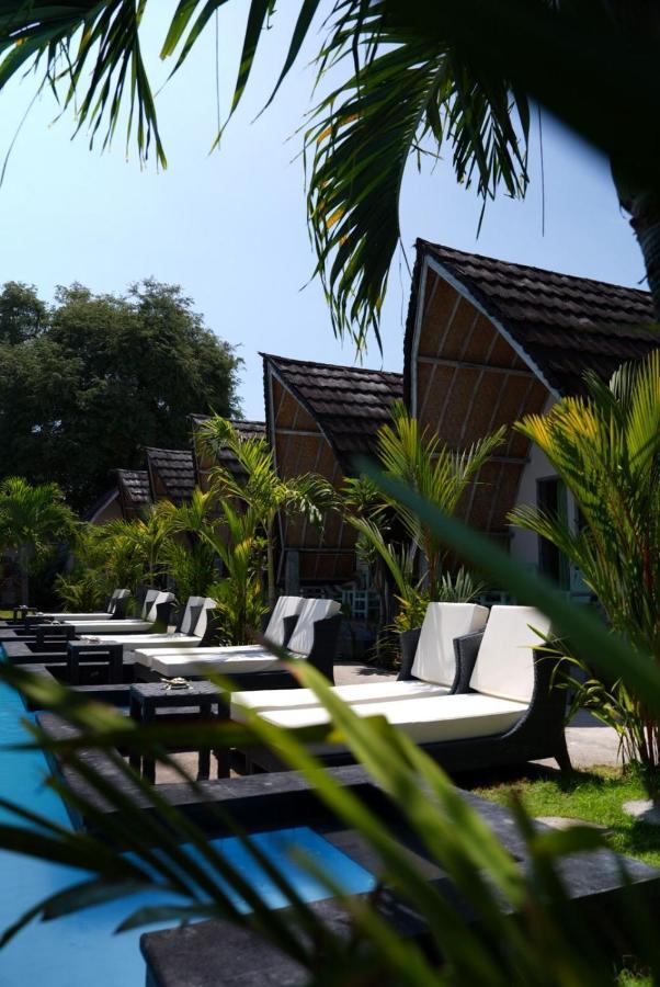 Copacabana Gili Air Hotel Luaran gambar