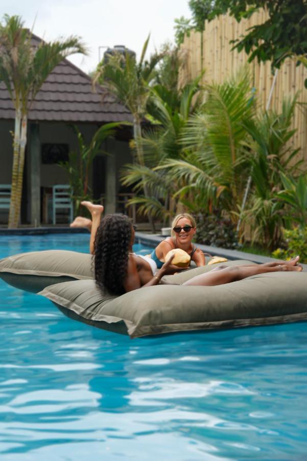 Copacabana Gili Air Hotel Luaran gambar